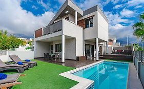 Casa independiente con piscina privada